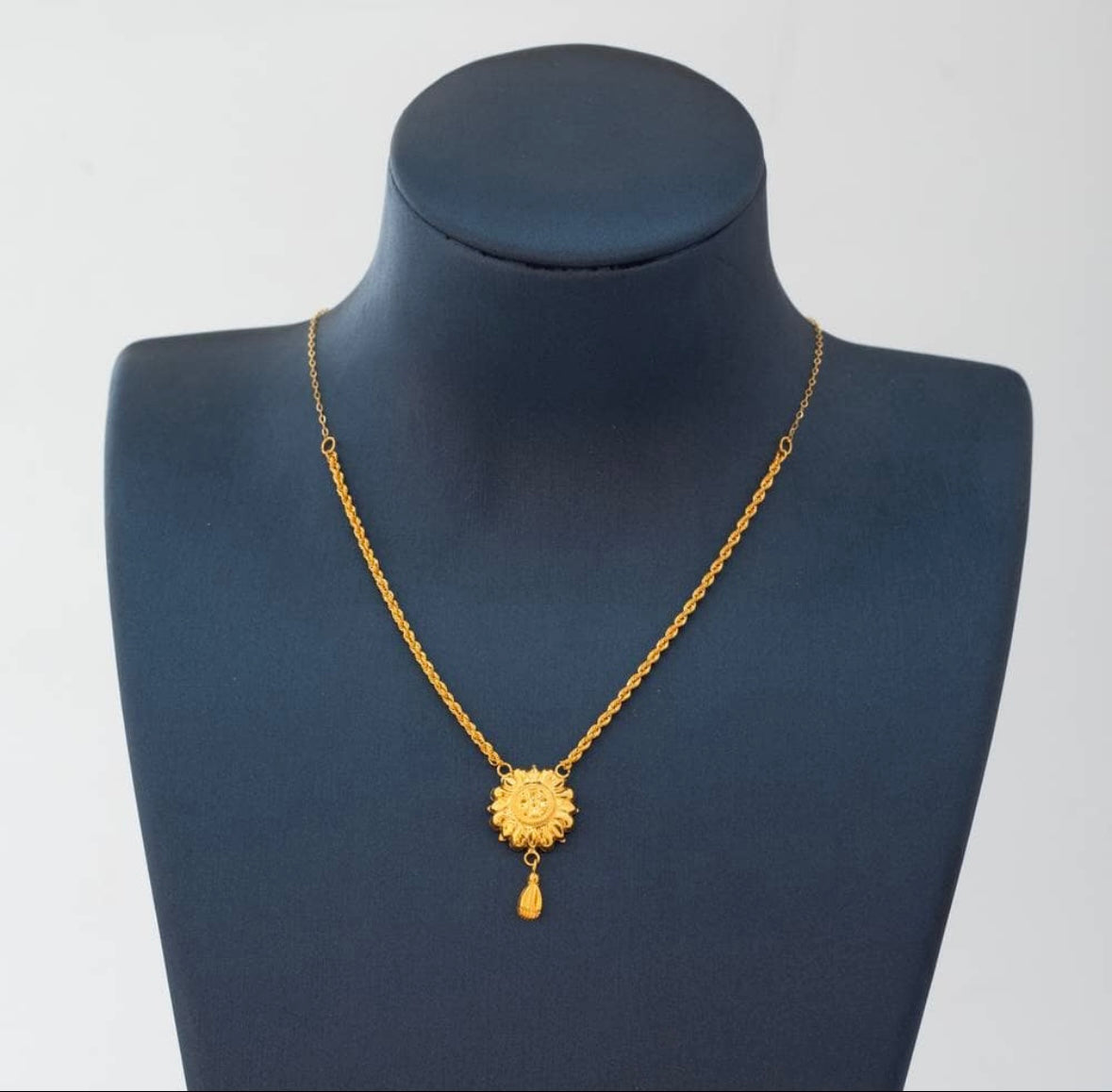 Gold Necklaces Pendants 21K